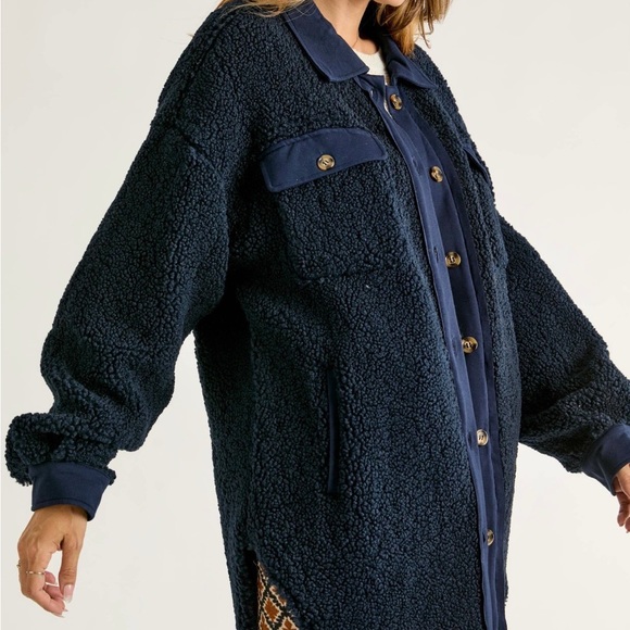 Button Down Long Sleeve Fleece Jacket - Picture 4 of 4